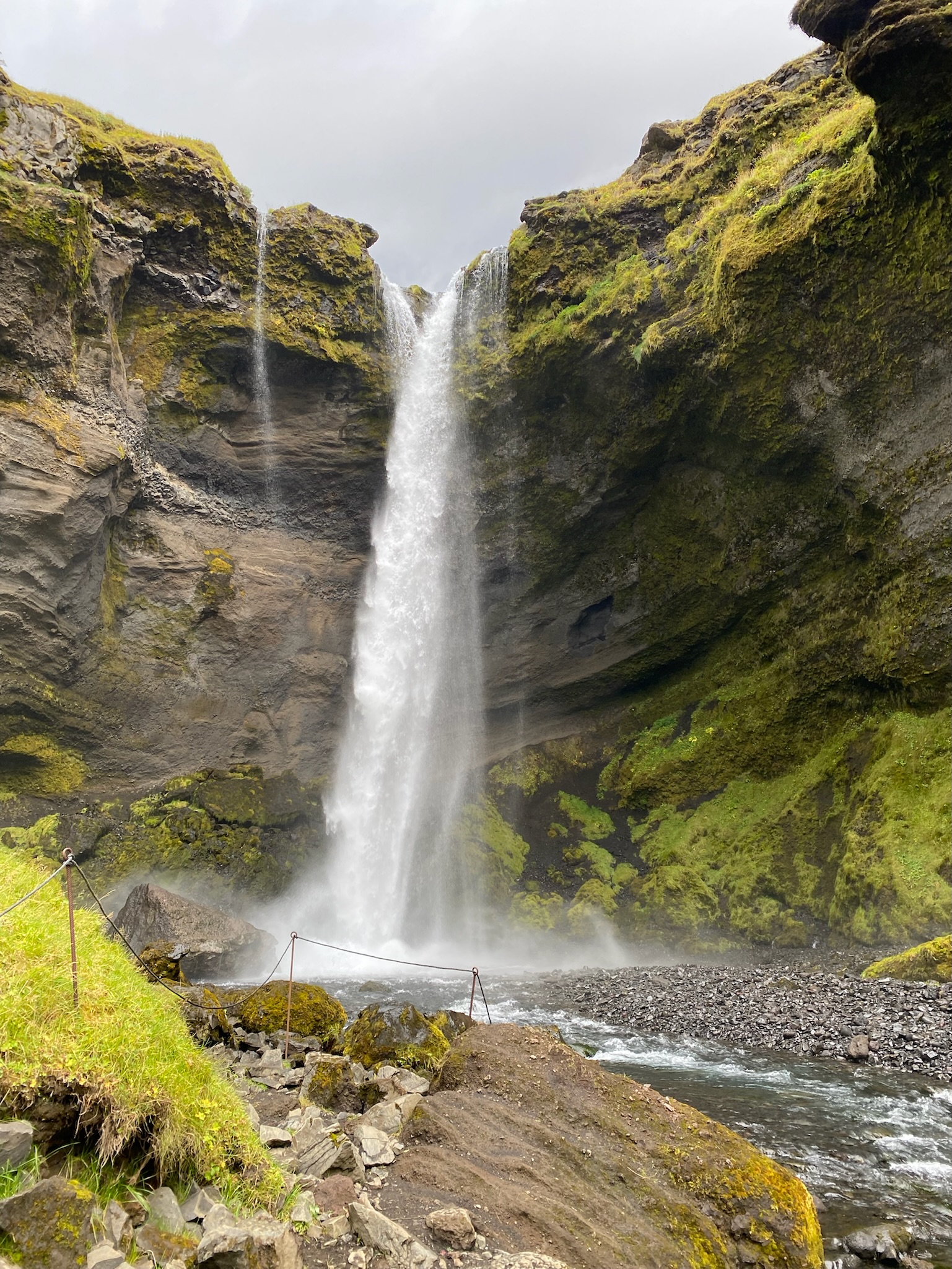 islande cascade pays du Nord kvernufoss